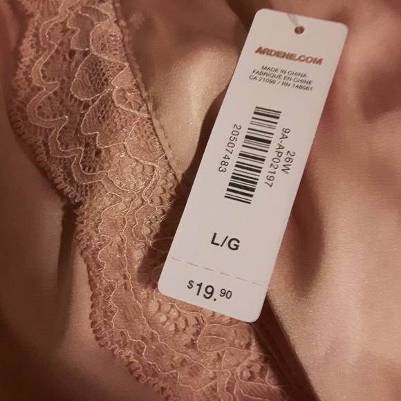 Silky pink lace comfy shorts - Picture 3 of 3